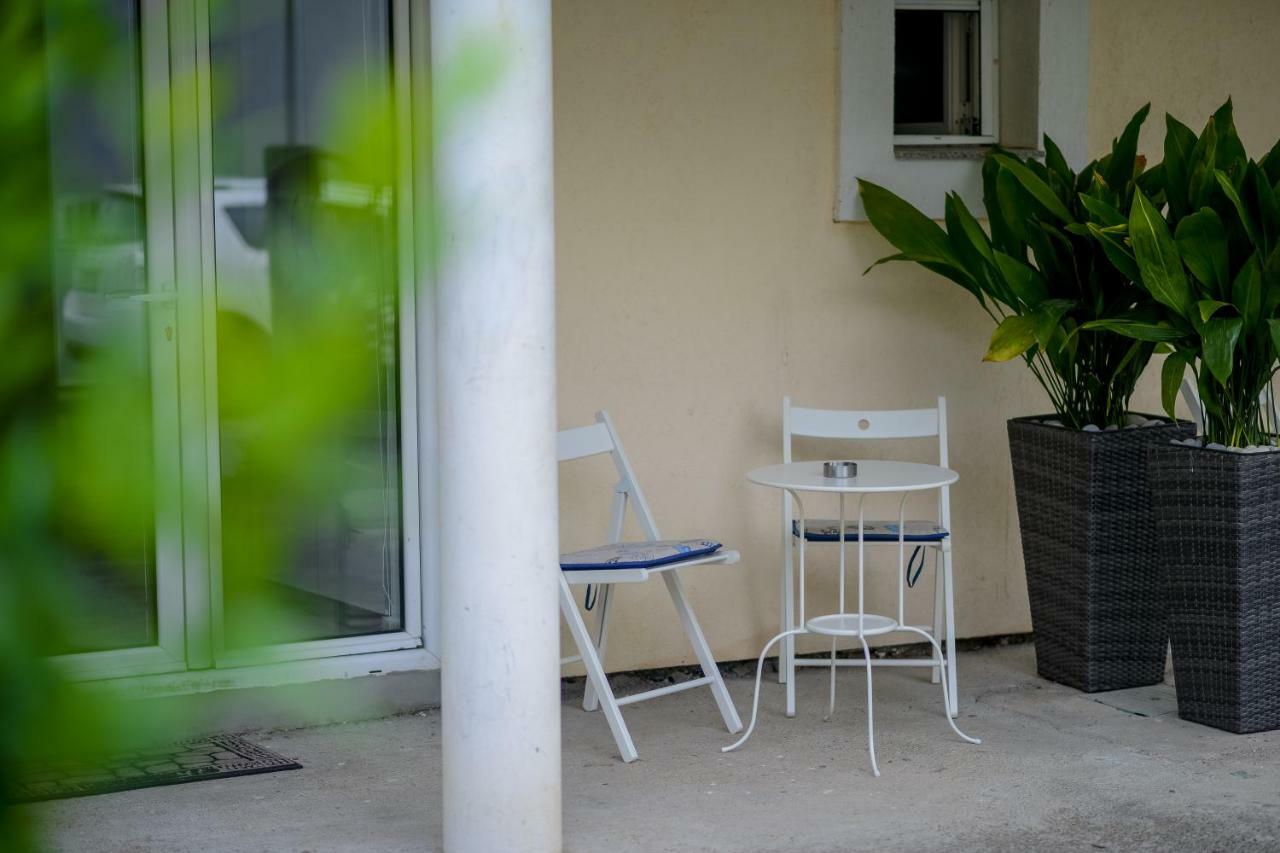 Apartments Teodo الغرفة الصورة