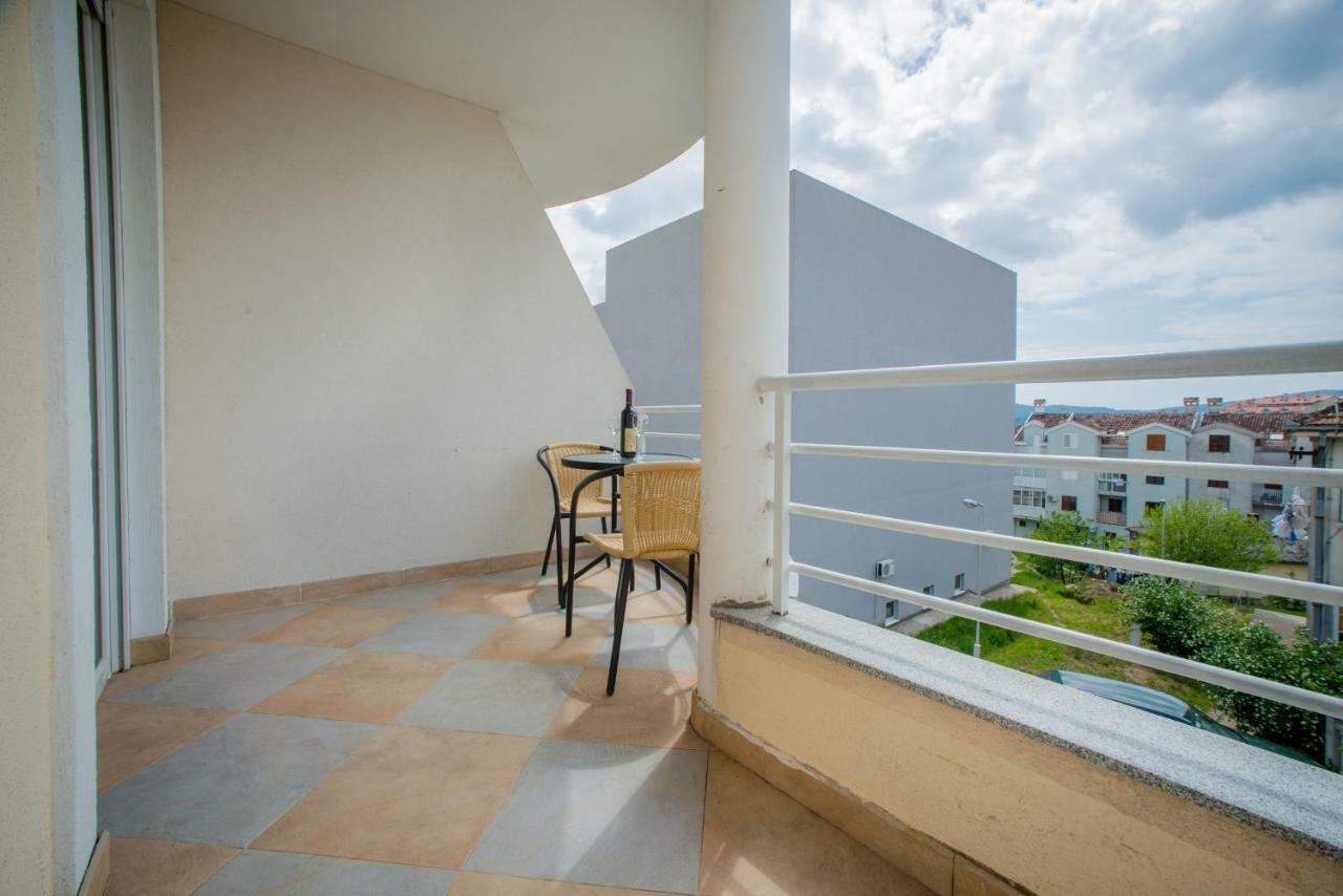 Apartments Teodo الغرفة الصورة